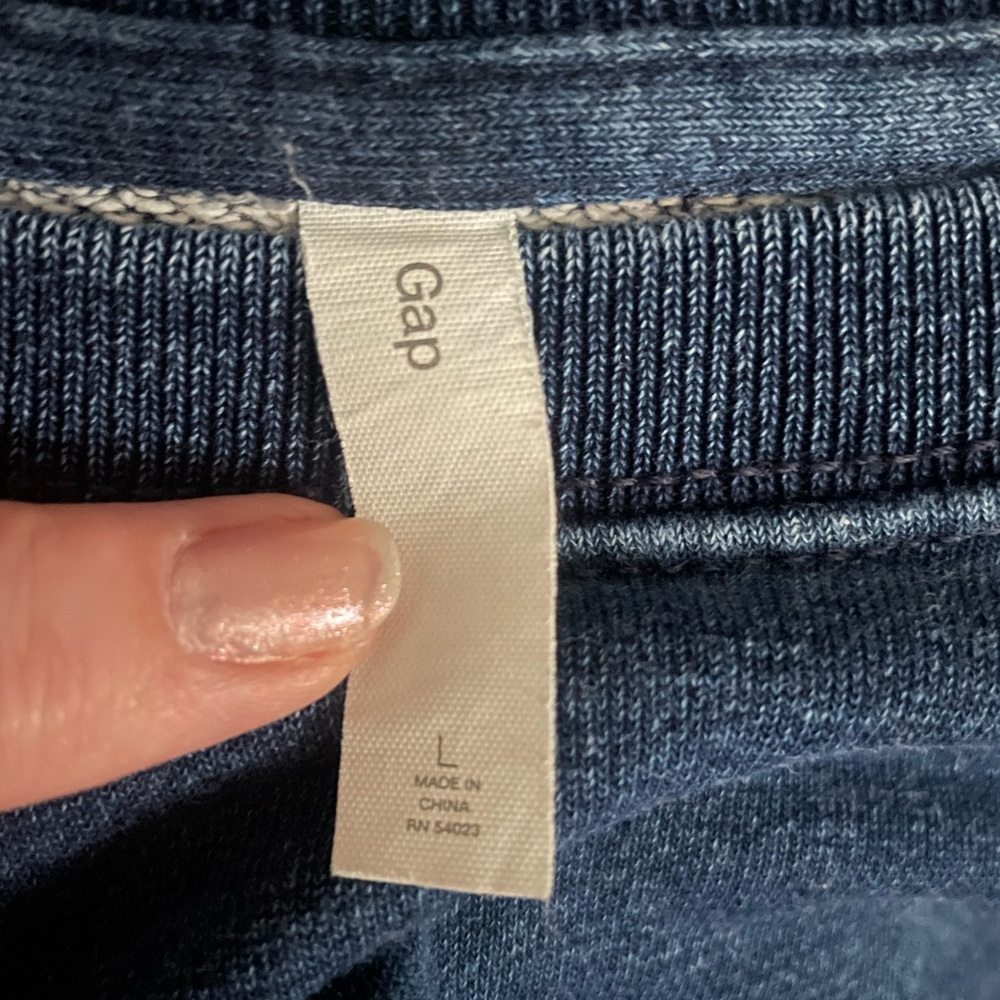 Gap Cropped Star Crew Neck Pullover Vintage-Look - image 3